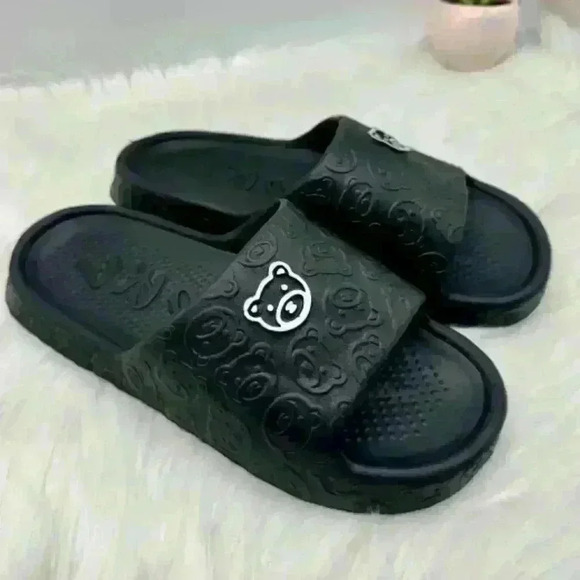 Woman’s Open Toe Breathable House/Pool Bear Design Slippers SIZE 7.5-8 - Picture 2 of 7